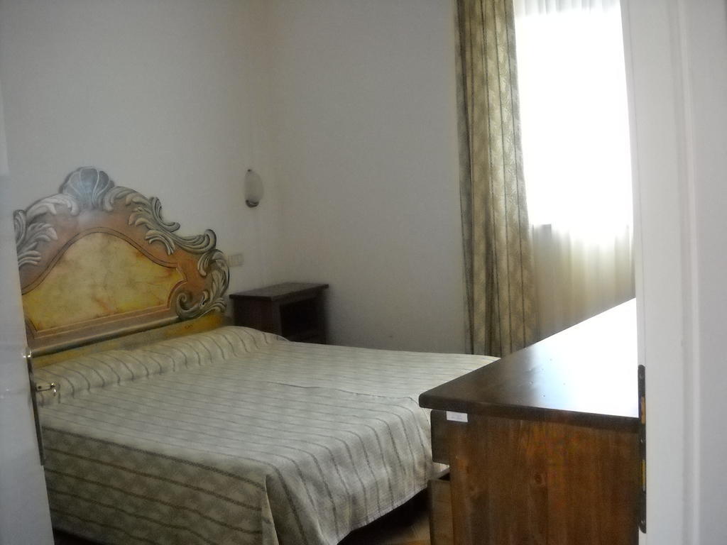 Le Tamerici Guest House Principina Terra Ruang foto
